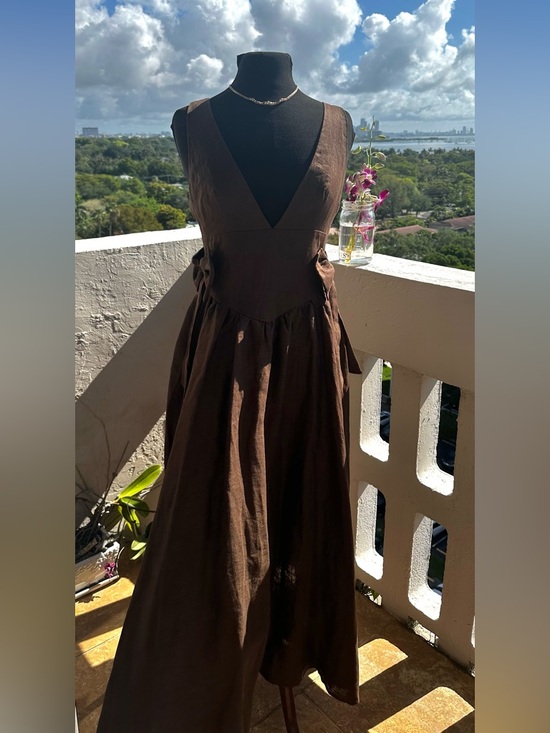 Dresses & Skirts - VRG GRL Brown Linen Maxi Dress Coastal Chic Open Back Tie Waist US 6 AU 10 NWT